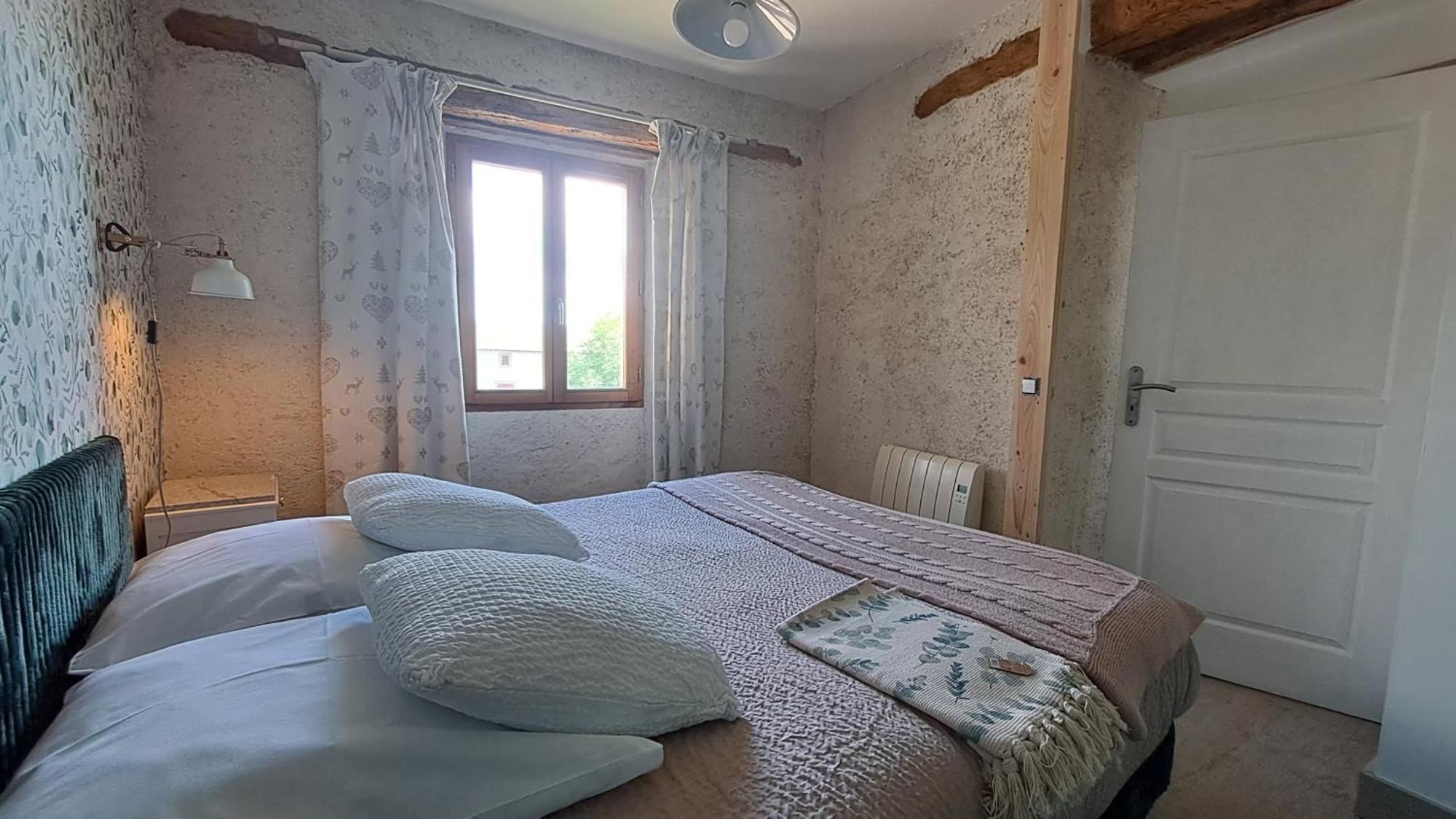 Le Grenier Des Moineaux Acomodação com café da manhã Font-Romeu-Odeillo-Via Quarto foto